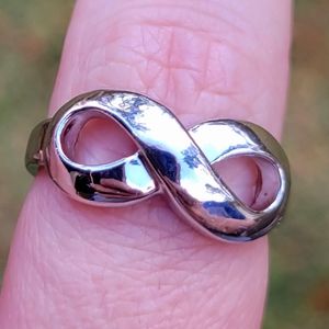 Infinity Design Silver Ring Size 8